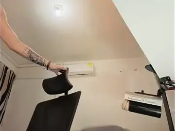 Stripchat Adult Webcam of RyanMira