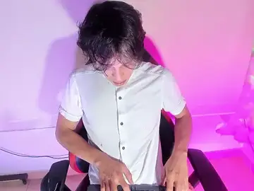 Stripchat Free Porn Cam of LilOwen_