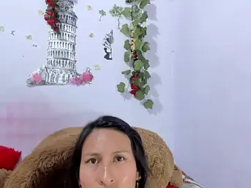 Stripchat Nude Webcam of NataliaAndJulliam