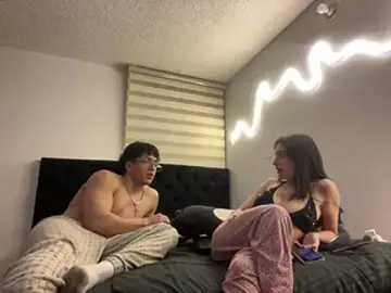 Stripchat Live Sex Cam of DesireLuxe