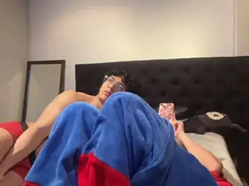 Stripchat Sex Cam of DesireLuxe