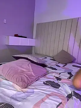 Stripchat Adult Webcams of Littleolivia_