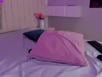 Stripchat Best live sex cam show of Littleolivia_