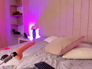 Stripchat Live Sex Cam of Littleolivia_
