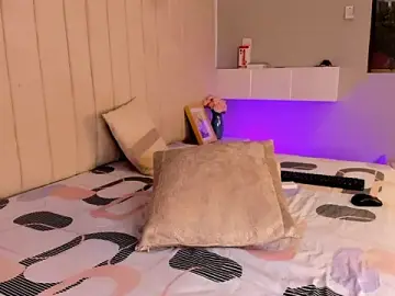 Stripchat Live Porn of Littleolivia_