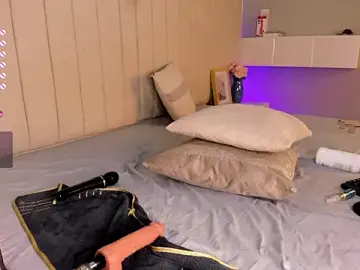 Stripchat Live Porn of Littleolivia_