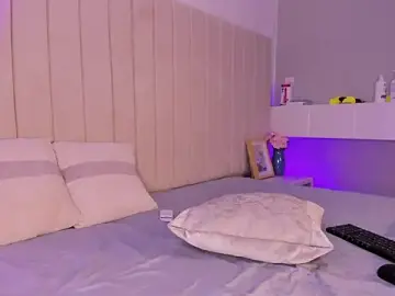 Stripchat Live Porn of Littleolivia_