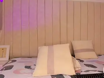 Stripchat Watch Live Sex Cams of Littleolivia_