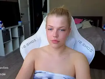 Stripchat Live Porn of Maya_Rave