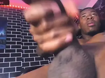 Stripchat Watch Live Sex Cams of Lil_Curved