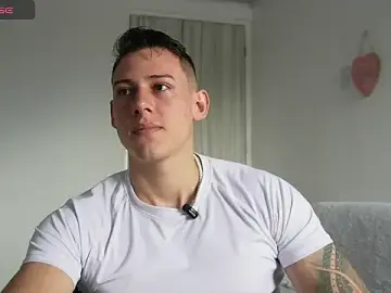 Stripchat Adult Webcam of Muscle_King_Cum