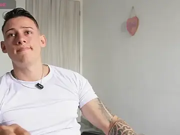 Stripchat Live Porn of Muscle_King_Cum