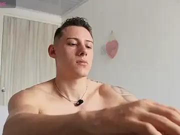Stripchat Sex Cam of Muscle_King_Cum