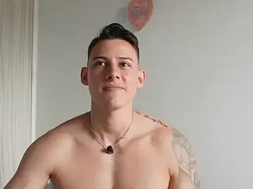 Stripchat Sex Cam of Muscle_King_Cum