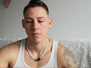 Stripchat Free Porn Cam of Muscle_King_Cum