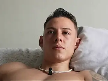 Stripchat Live Sex Cam of Muscle_King_Cum