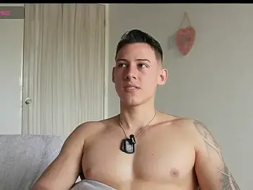 Stripchat Live Sex Cam of Muscle_King_Cum
