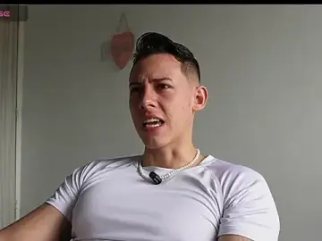 Stripchat Live Porn of Muscle_King_Cum