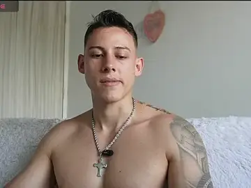 Stripchat Free Porn Cam of Muscle_King_Cum