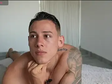 Stripchat Live Porn of Muscle_King_Cum