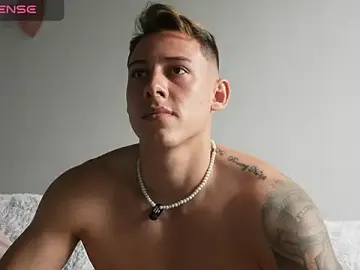 Stripchat Sex Cam of Muscle_King_Cum