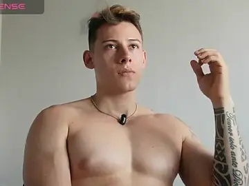 Stripchat Live Sex Cam of Muscle_King_Cum