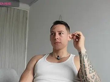 Stripchat Live Porn of Muscle_King_Cum