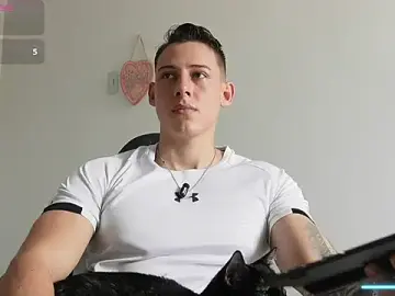 Stripchat Free Porn Cam of Muscle_King_Cum
