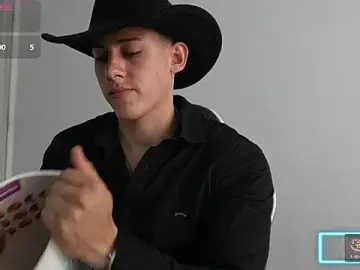 Stripchat Live Sex of Muscle_King_Cum