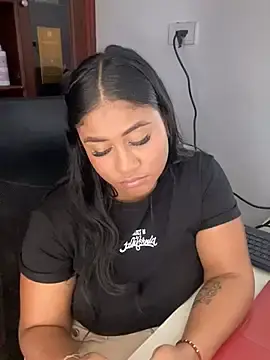 Stripchat Live Porn of SSCARLETH_