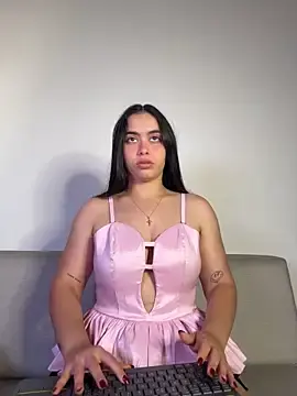 Stripchat Live Sex of SophieRoyals