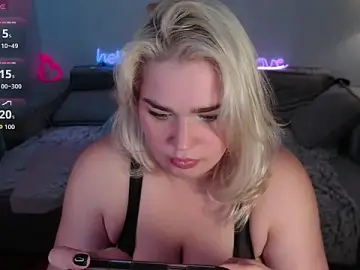Stripchat Live Sex Cam of mrs_kitty69