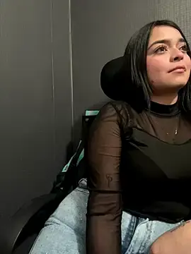 Stripchat Live Sex Cam of Emily_Rivers_