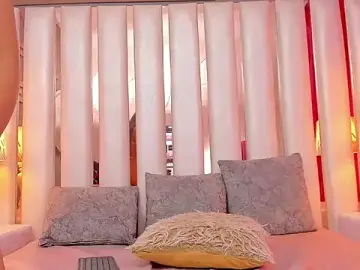 Stripchat Best Webcam of EmmyCruzZ