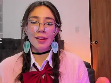 Stripchat Free Live Porn of emmadiaz1