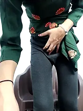 Stripchat Free Porn Cam of Kiritika_1