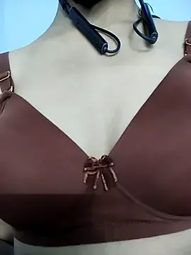 Stripchat Free Porn Cam of Kiritika_1