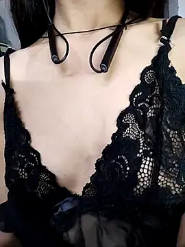 Stripchat Nude Webcam of Kiritika_1