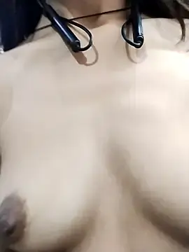 Stripchat Free Live Porn of Kiritika_1