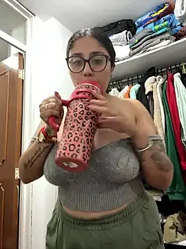 Stripchat Live Sex Cam of croftsmila