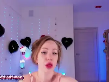 Stripchat Sex Cam of AstridHotty
