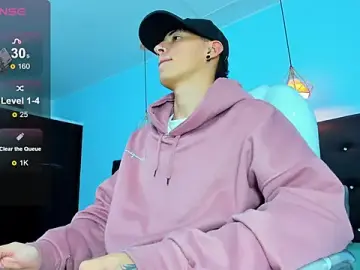 Stripchat Nude Webcam of Lobo_17_