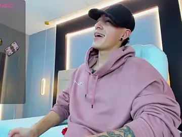 Stripchat Best Webcam of Lobo_17_