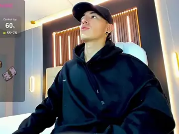 Stripchat Adult Video Chat of Lobo_17_