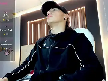 Stripchat Sex Cam of Lobo_17_