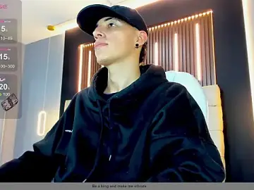 Stripchat Adult Webcams of Lobo_17_