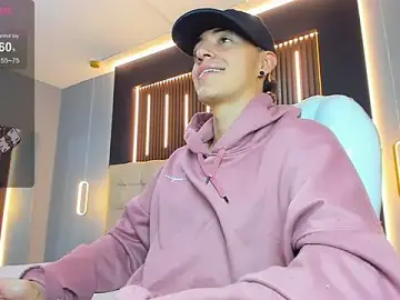 Stripchat Free Live Porn of Lobo_17_