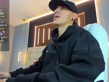 Stripchat Watch Live Sex Cams of Lobo_17_