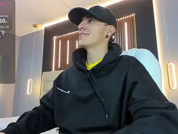 Stripchat Best live sex cam show of Lobo_17_