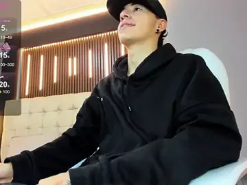 Stripchat Nude Webcam of Lobo_17_